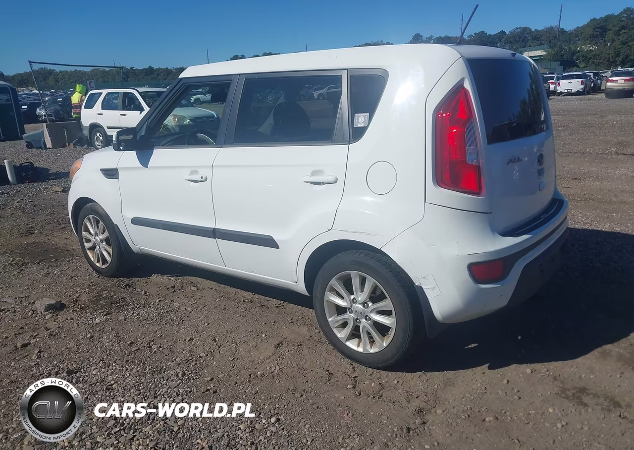 2013 Kia Soul + VIN:KNDJT2A66D7488345 - 3