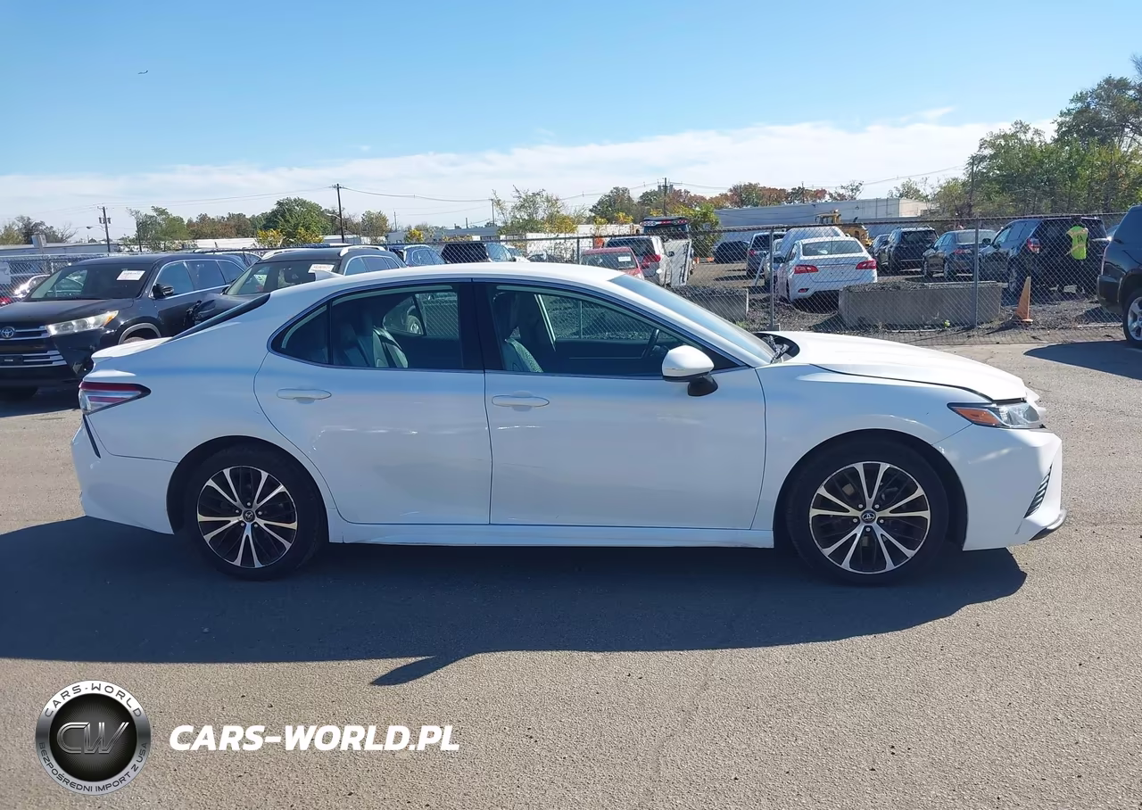 2020 Toyota Camry Se VIN:4T1G11AK3LU360406 - 13