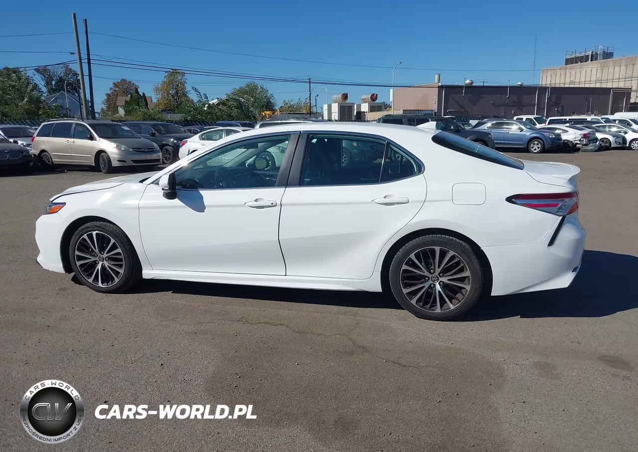 2020 Toyota Camry Se VIN:4T1G11AK3LU360406 - 14