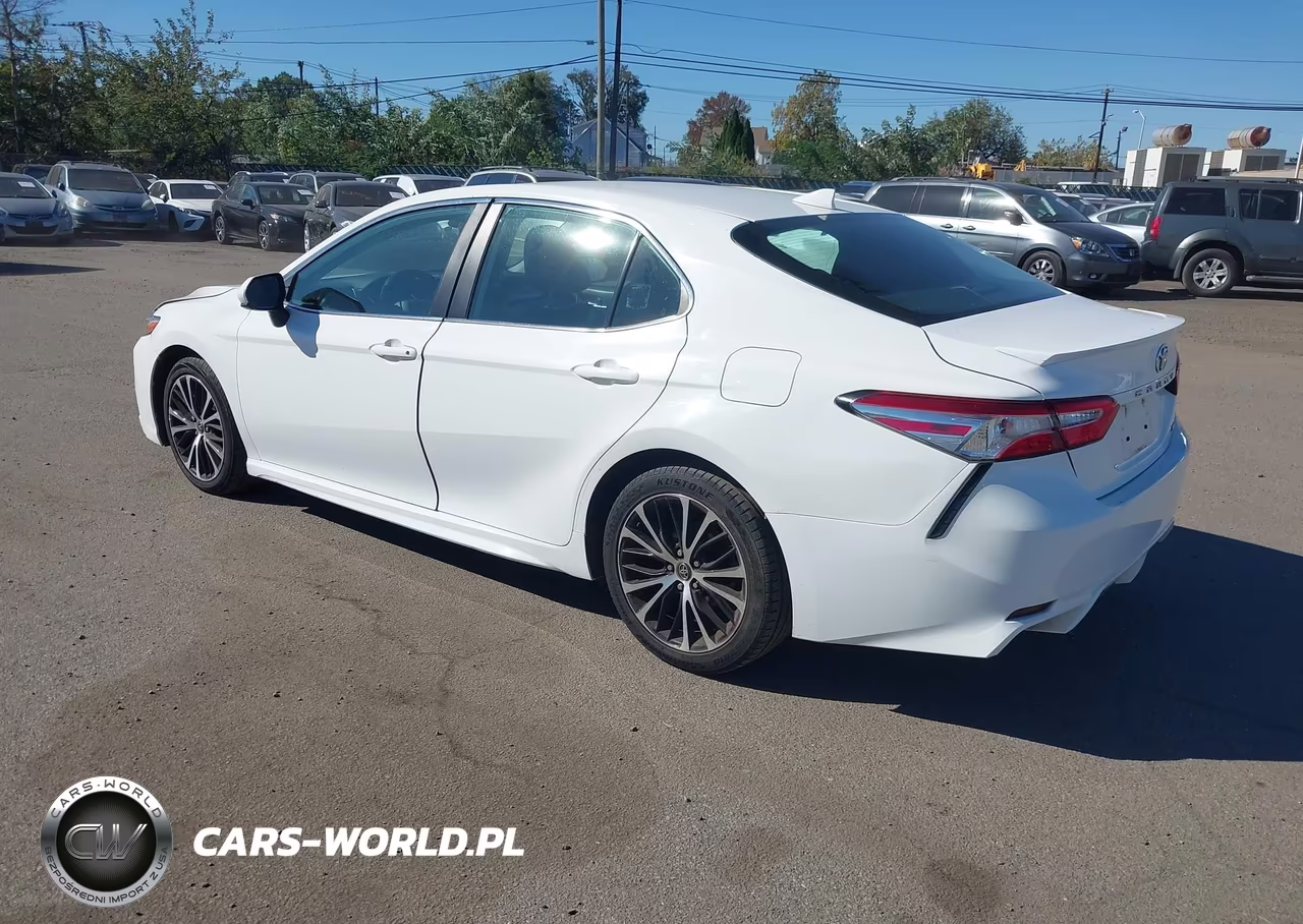 2020 Toyota Camry Se VIN:4T1G11AK3LU360406 - 3