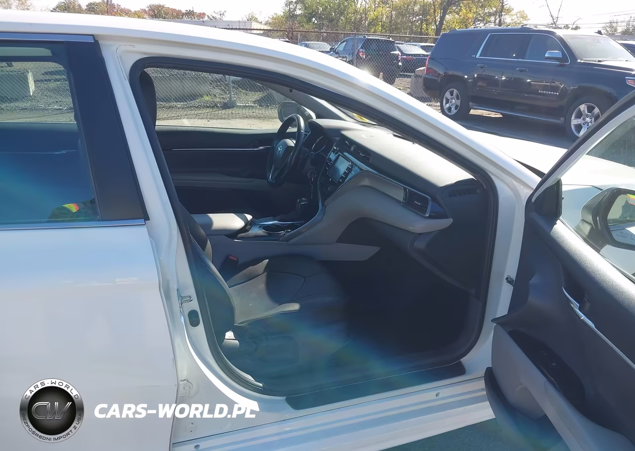 2020 Toyota Camry Se VIN:4T1G11AK3LU360406 - 5