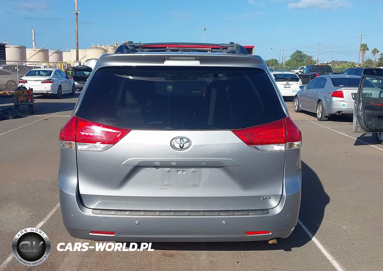 2013 Toyota Sienna Xle V6 7 Passenger Auto Access Seat-Xle V6 8 Passenger VIN:5TDYK3DC7DS336203 - 16