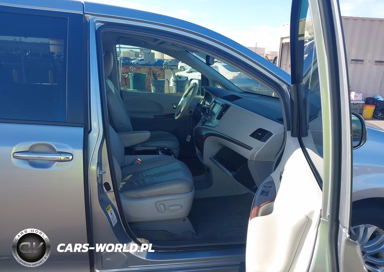 2013 Toyota Sienna Xle V6 7 Passenger Auto Access Seat-Xle V6 8 Passenger VIN:5TDYK3DC7DS336203 - 5
