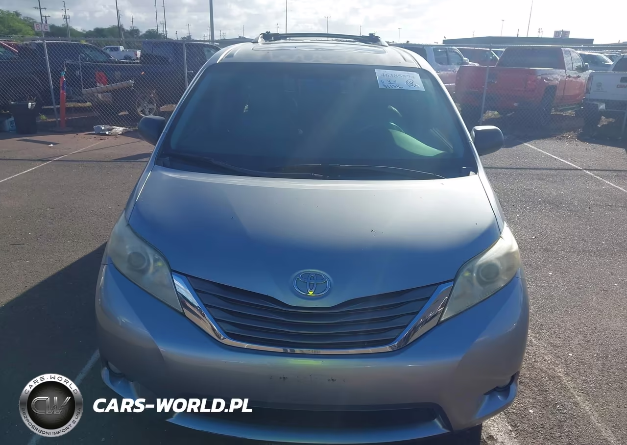 2013 Toyota Sienna Xle V6 7 Passenger Auto Access Seat-Xle V6 8 Passenger VIN:5TDYK3DC7DS336203 - 6