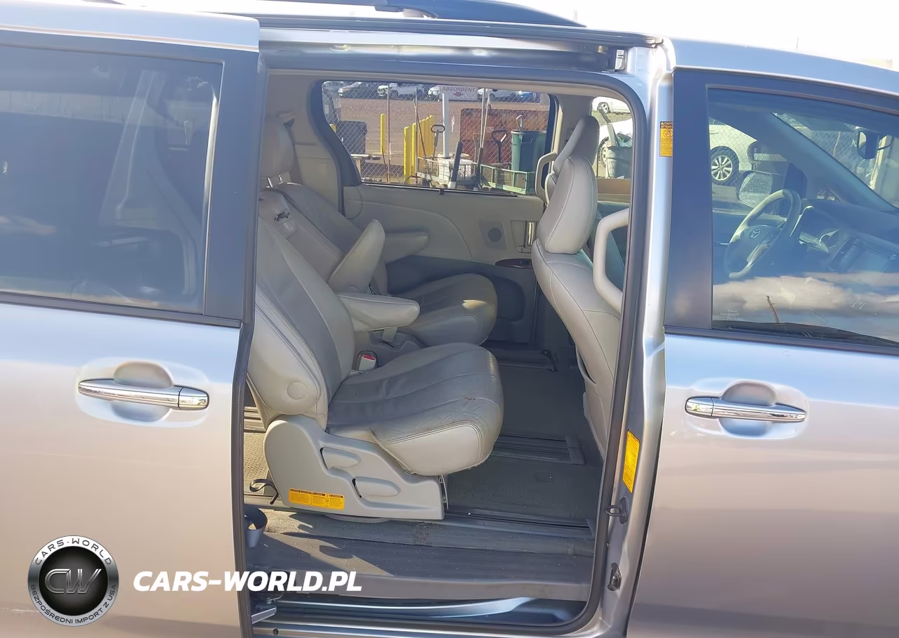2013 Toyota Sienna Xle V6 7 Passenger Auto Access Seat-Xle V6 8 Passenger VIN:5TDYK3DC7DS336203 - 8