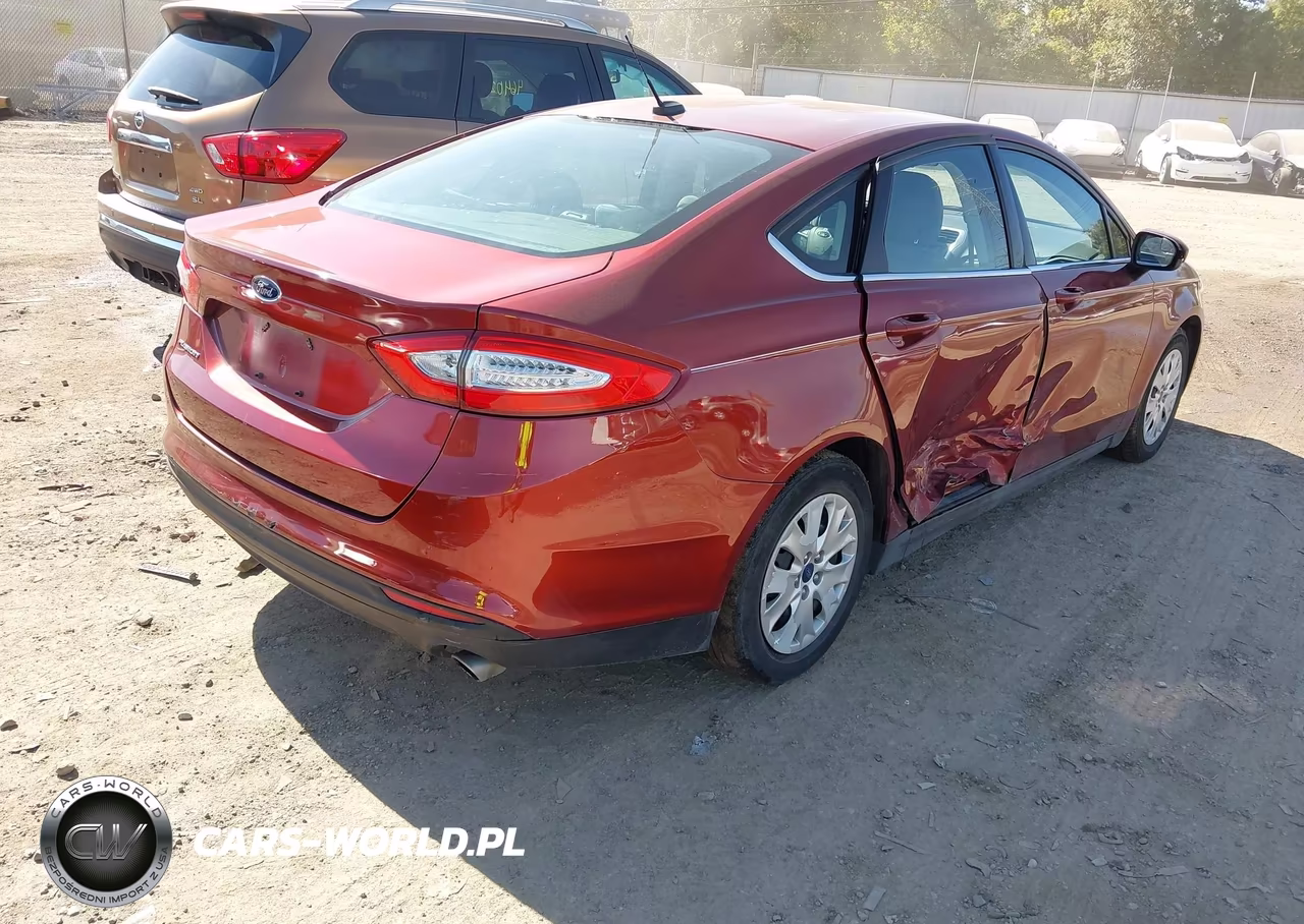 2014 Ford Fusion S VIN:3FA6P0G76ER127552 - 4