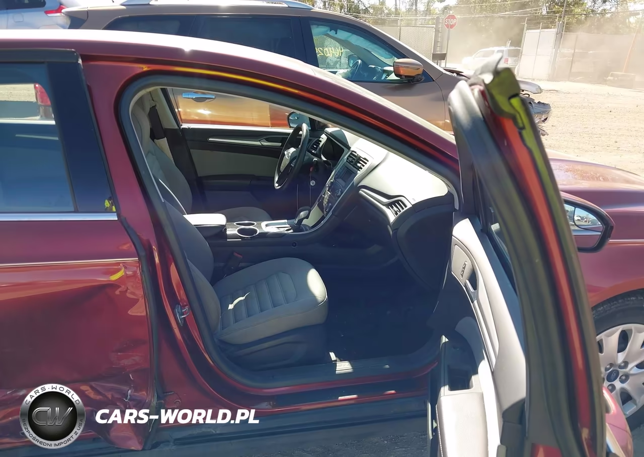 2014 Ford Fusion S VIN:3FA6P0G76ER127552 - 5