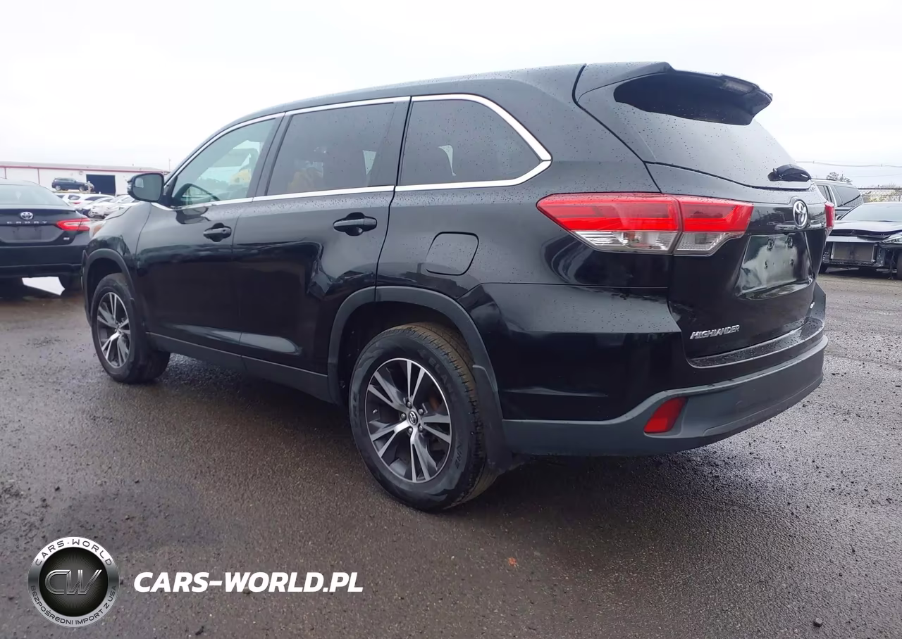 2019 Toyota Highlander Le VIN:5TDBZRFH4KS947915 - 3