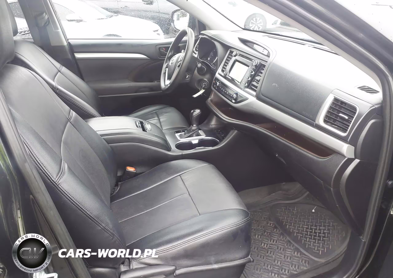 2019 Toyota Highlander Le VIN:5TDBZRFH4KS947915 - 5