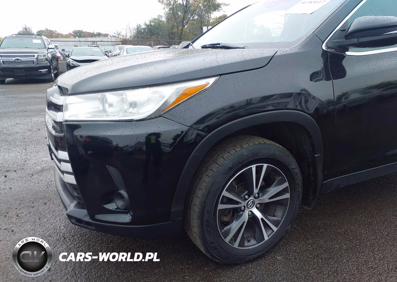 2019 Toyota Highlander Le VIN:5TDBZRFH4KS947915 - 6
