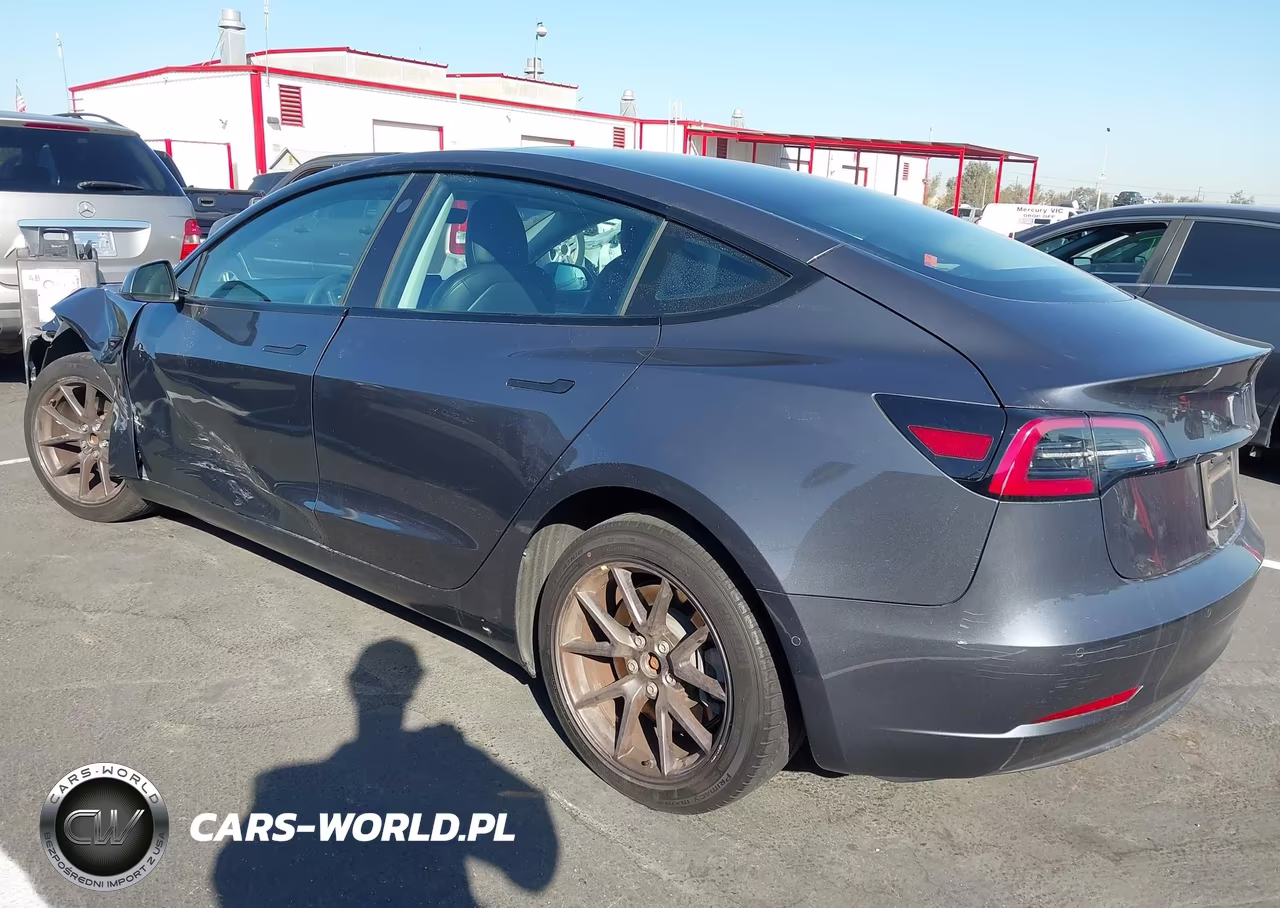 2021 Tesla Model 3 Standard Range Plus Rear-Wheel Drive VIN:5YJ3E1EA0MF074743 - 3