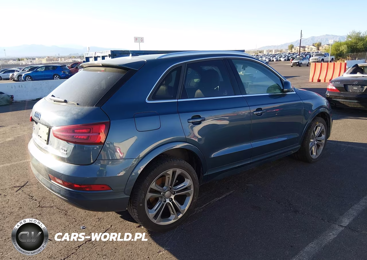 2016 Audi Q3 Premium Plus VIN:WA1EFCFS0GR010011 - 4