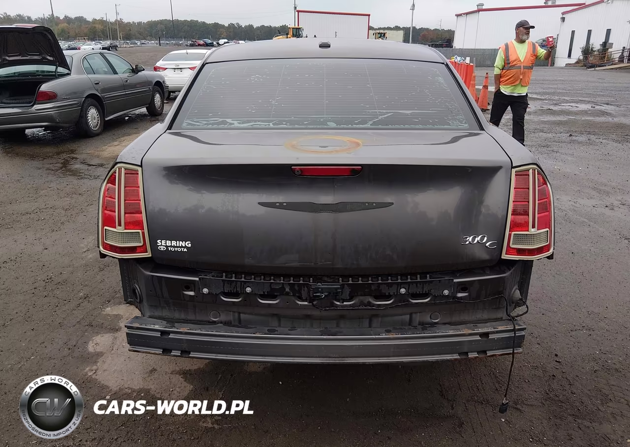 2014 Chrysler 300C VIN:2C3CCAET6EH380675 - 16