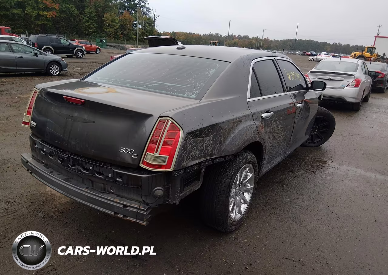 2014 Chrysler 300C VIN:2C3CCAET6EH380675 - 4