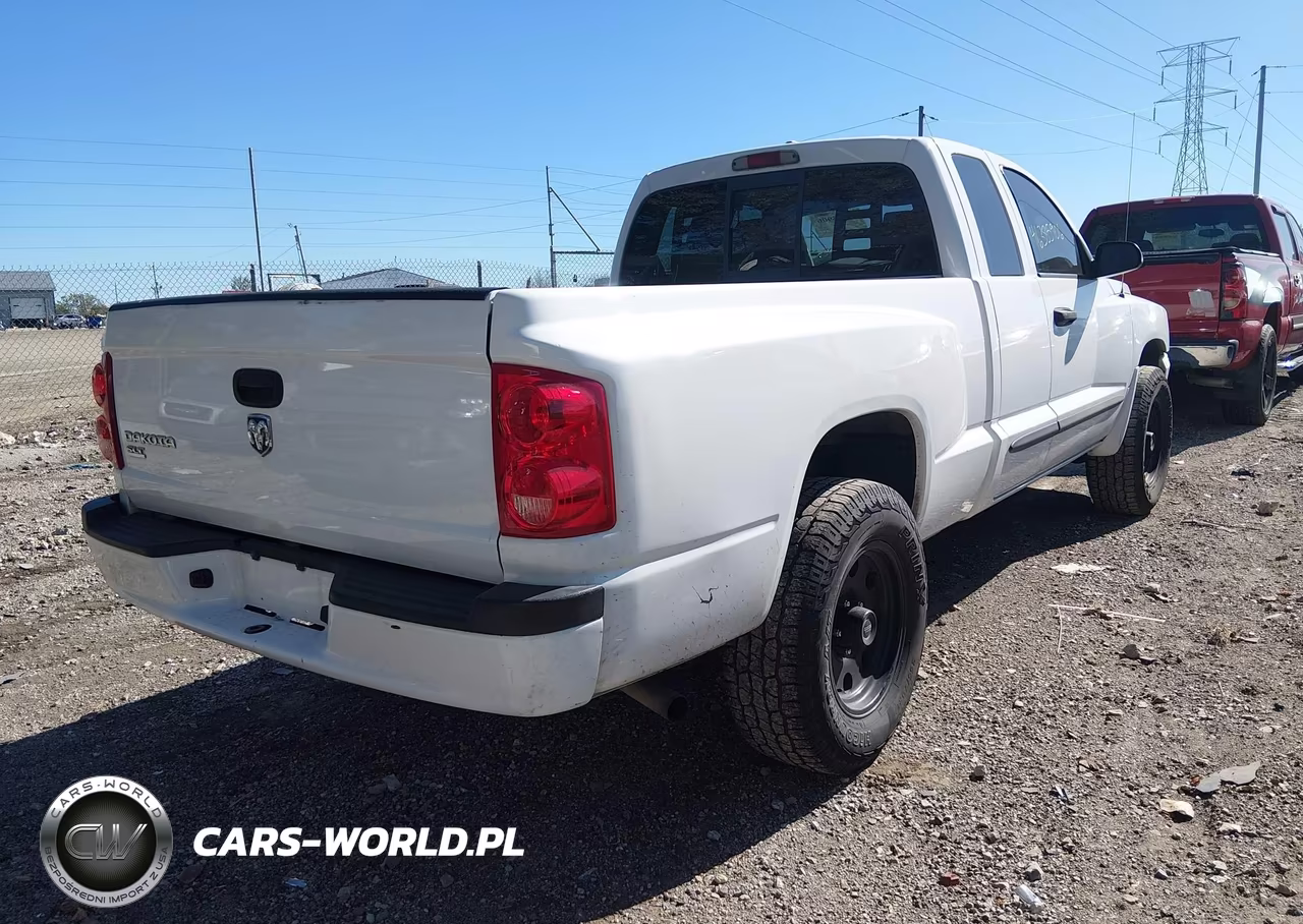 2007 Dodge Dakota Slt VIN:1D7HE42K07S137342 - 4