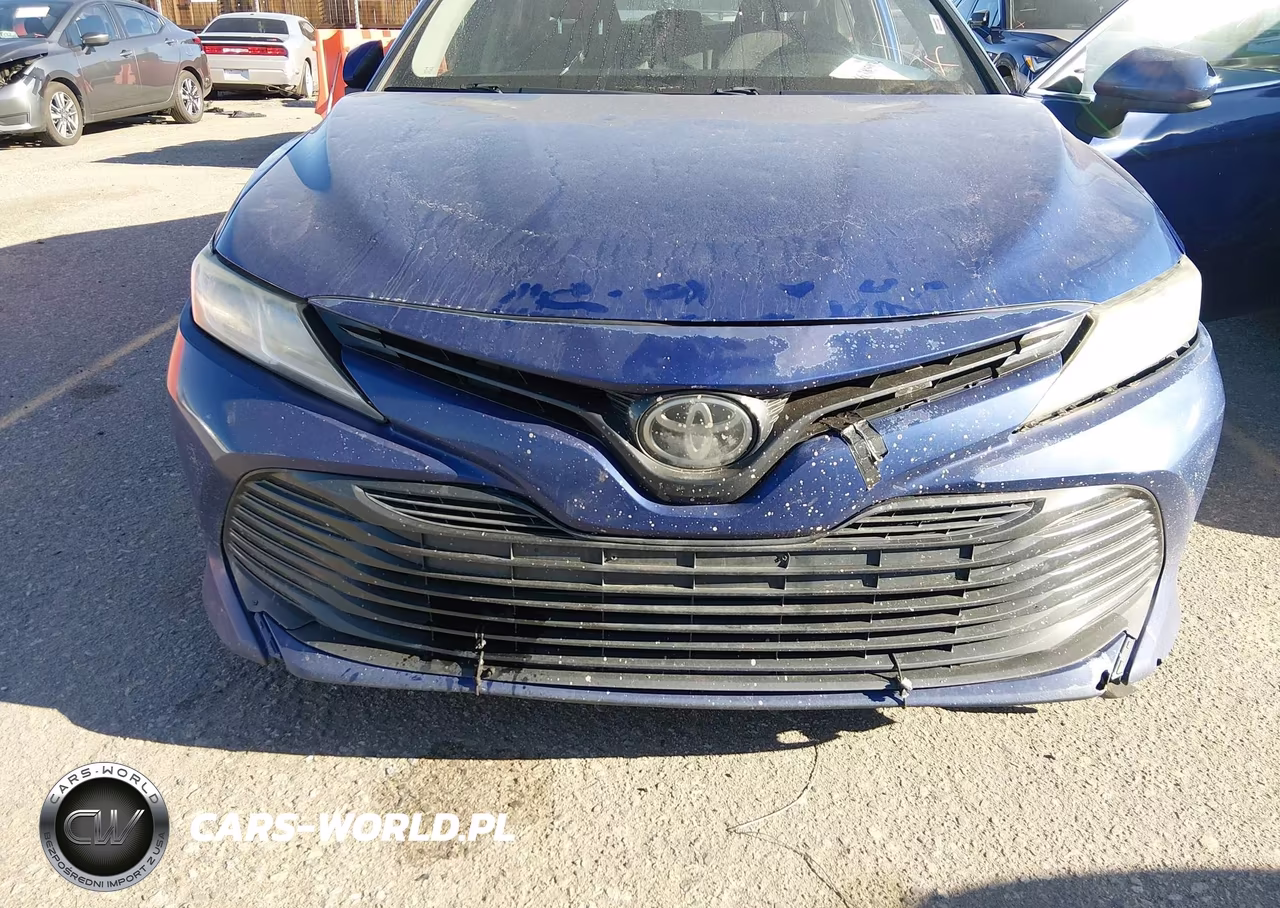2018 Toyota Camry Le VIN:4T1B11HK1JU513748 - 16