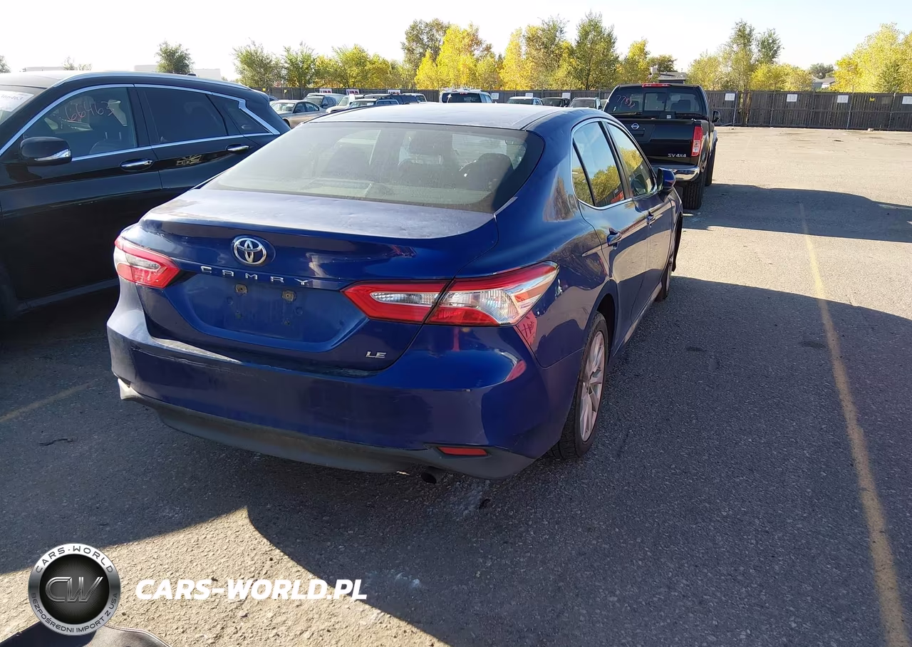 2018 Toyota Camry Le VIN:4T1B11HK1JU513748 - 4