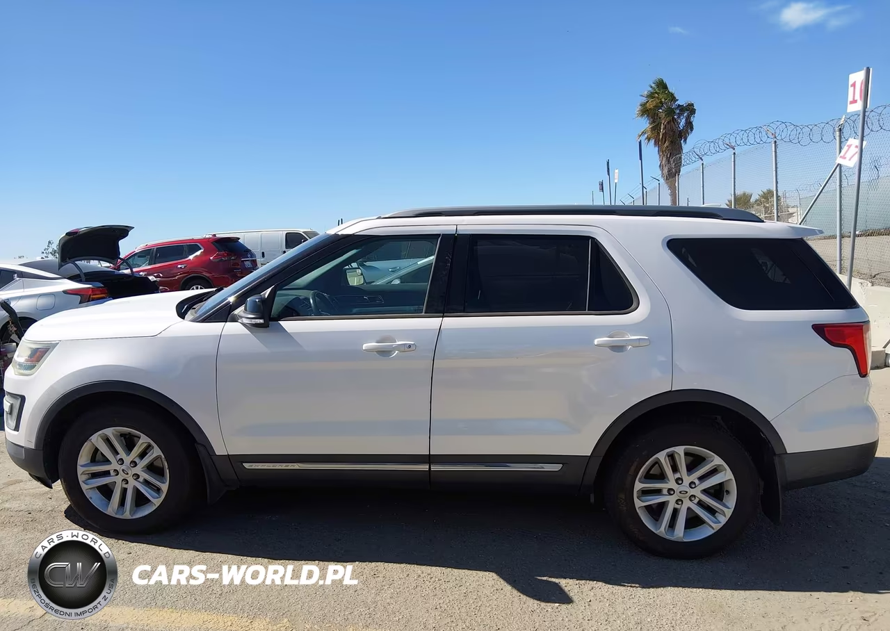 2016 Ford Explorer Xlt VIN:1FM5K7D82GGC22898 - 14