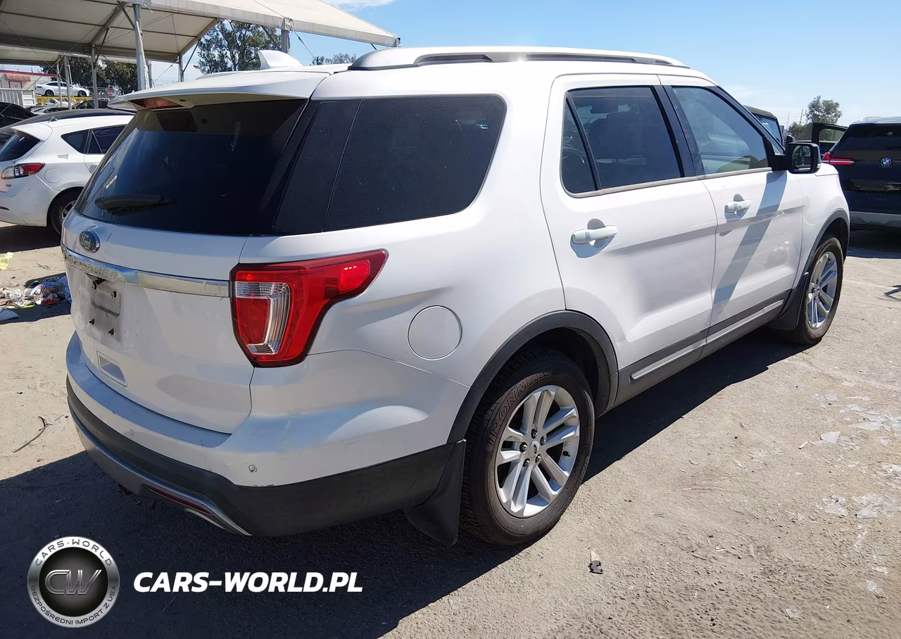 2016 Ford Explorer Xlt VIN:1FM5K7D82GGC22898 - 4