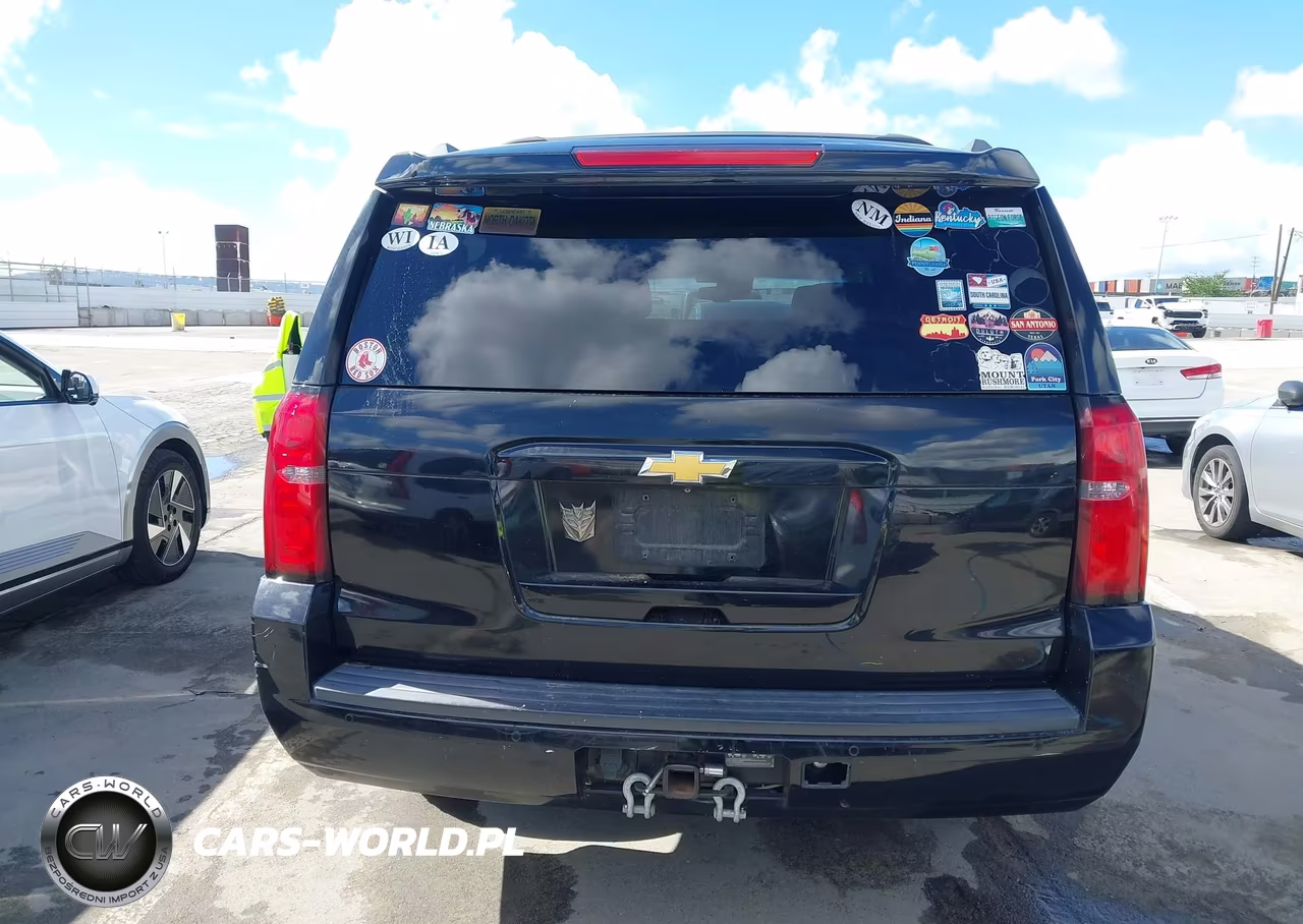 2017 Chevrolet Suburban Lt VIN:1GNSKHKC0HR115592 - 16
