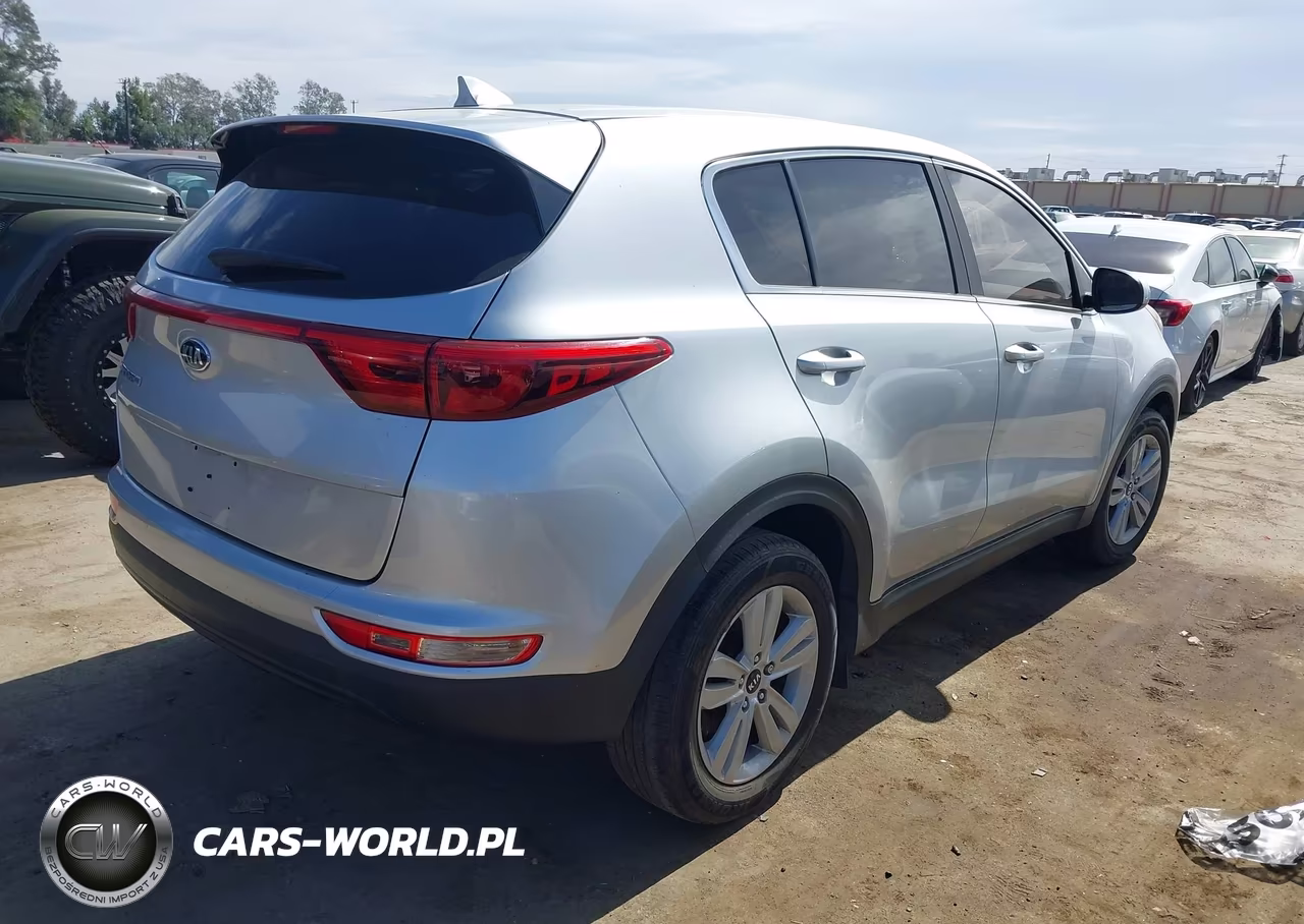2018 Kia Sportage Lx VIN:KNDPM3AC6J7336886 - 4