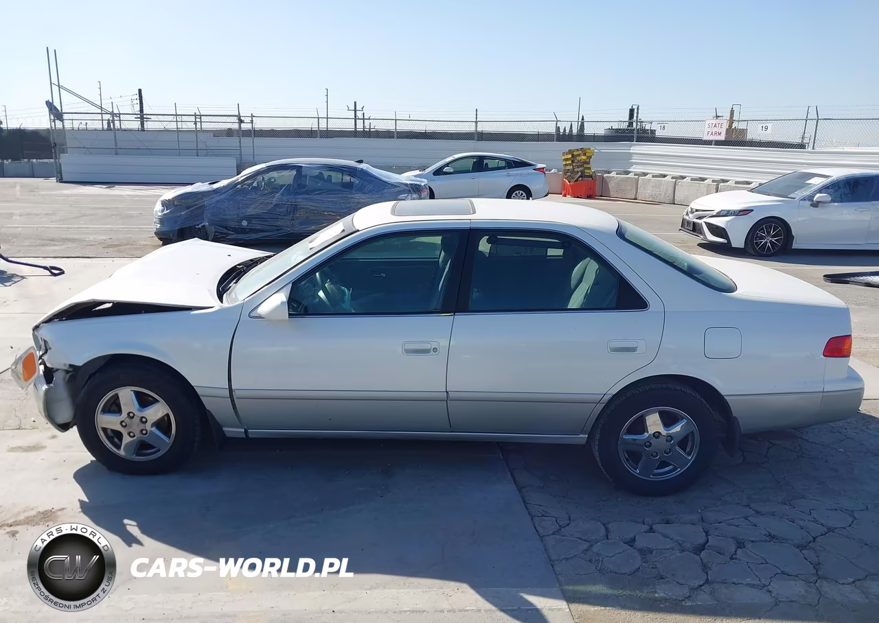 2001 Toyota Camry Le VIN:JT2BG22K410589692 - 14