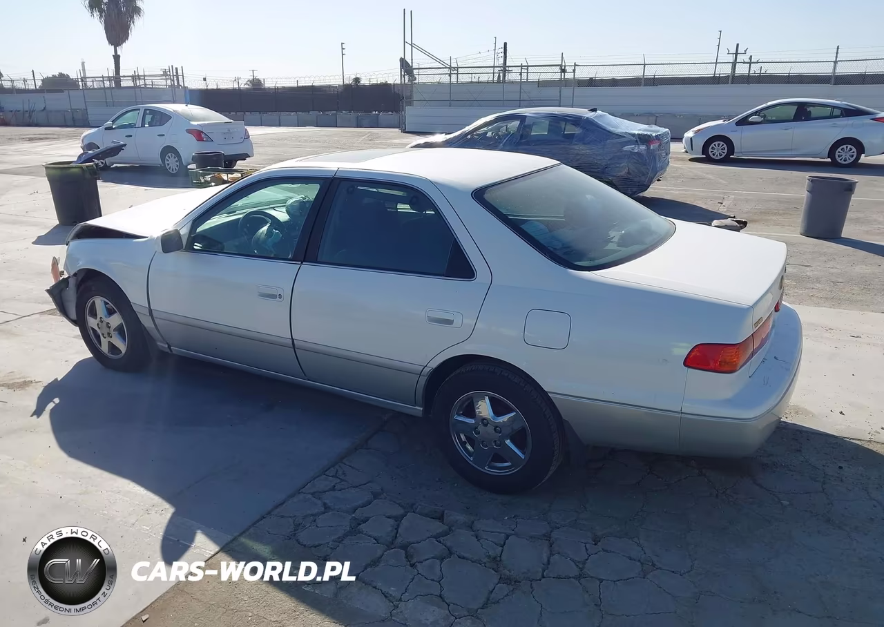 2001 Toyota Camry Le VIN:JT2BG22K410589692 - 3