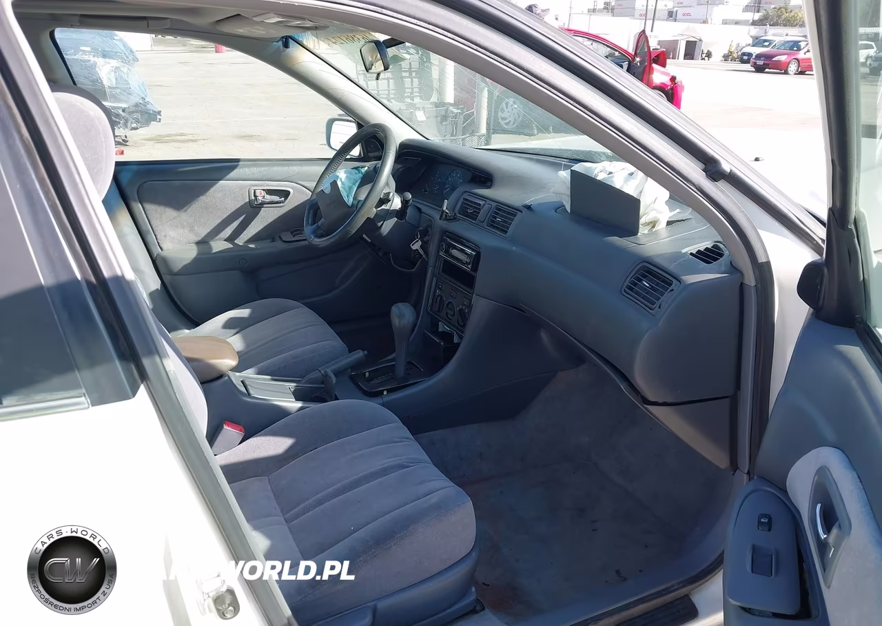 2001 Toyota Camry Le VIN:JT2BG22K410589692 - 5