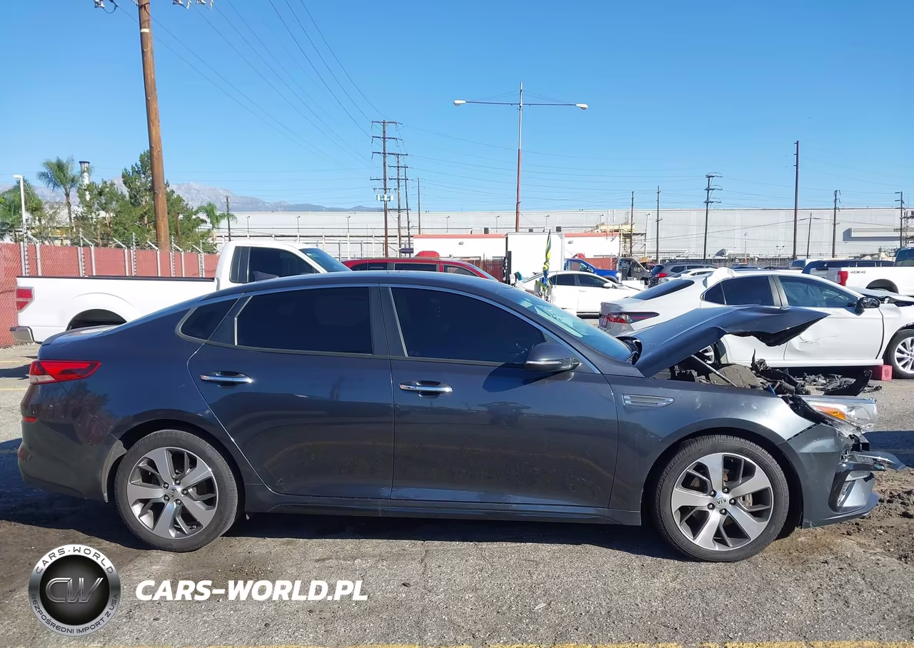 2020 Kia Optima S VIN:5XXGT4L31LG406326 - 14