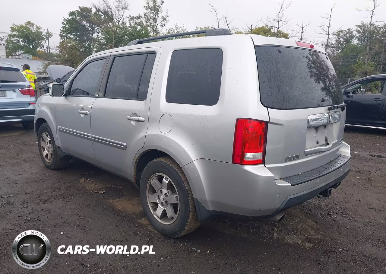 2011 Honda Pilot Touring VIN:5FNYF4H91BB507358 - 3