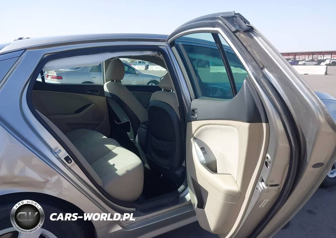 2015 Kia Optima Lx VIN:KNAGM4A72F5571553 - 8