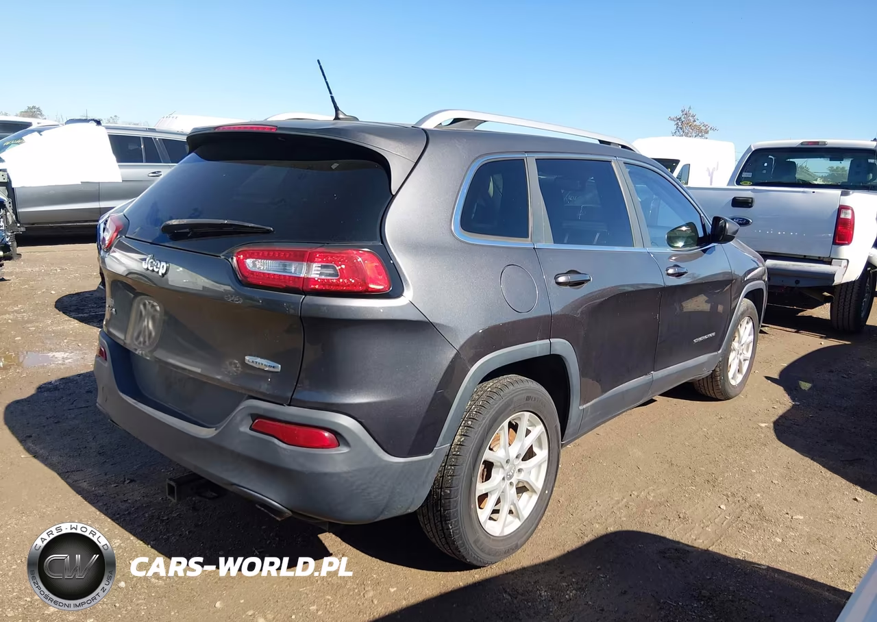 2014 Jeep Cherokee Latitude VIN:1C4PJMCS0EW138030 - 4
