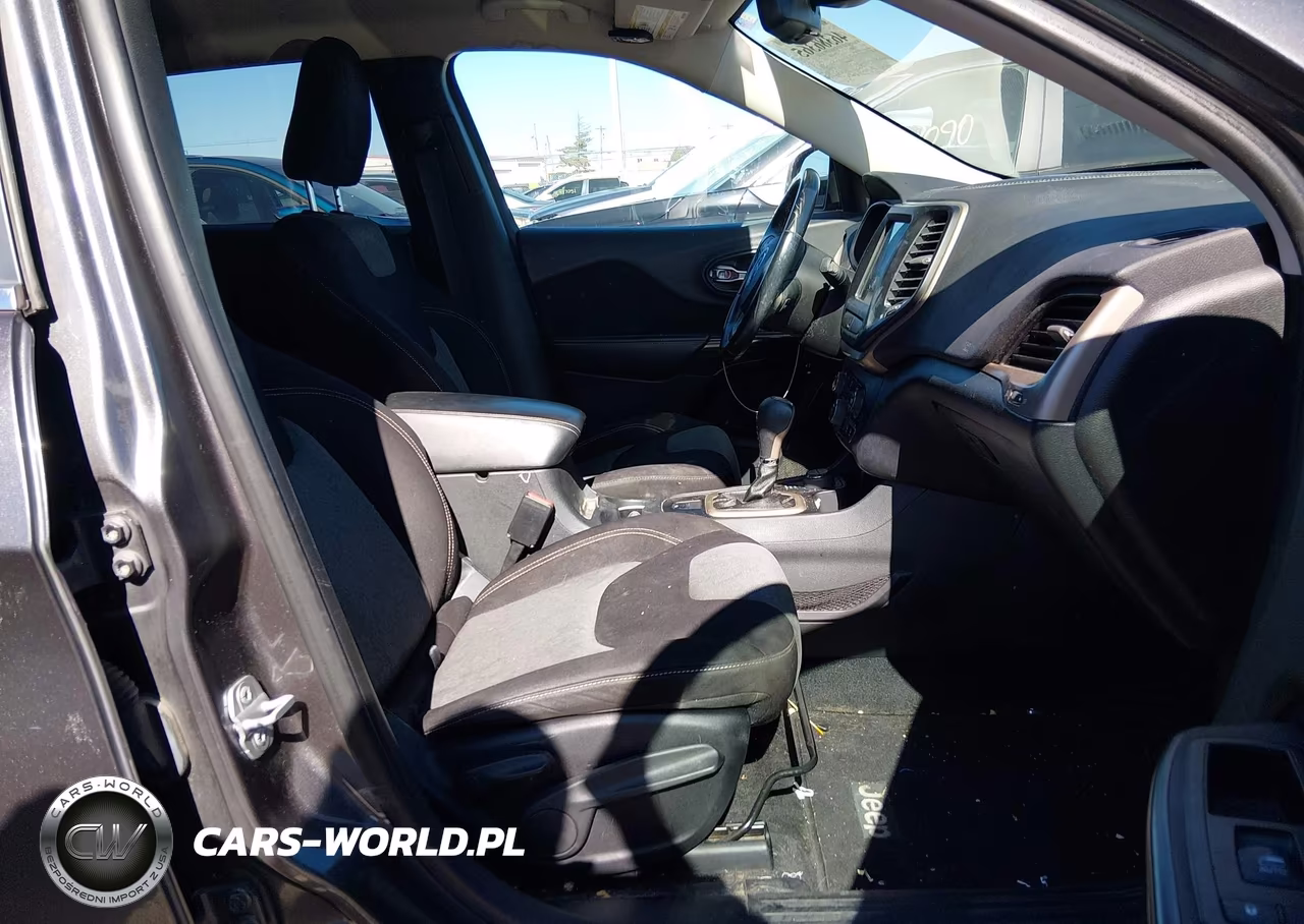 2014 Jeep Cherokee Latitude VIN:1C4PJMCS0EW138030 - 5