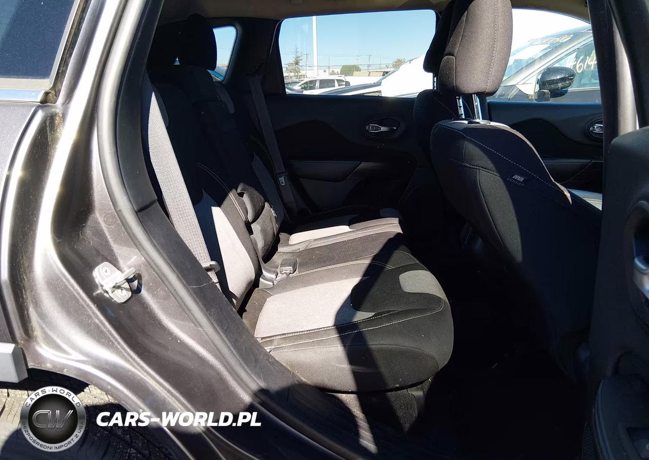 2014 Jeep Cherokee Latitude VIN:1C4PJMCS0EW138030 - 8