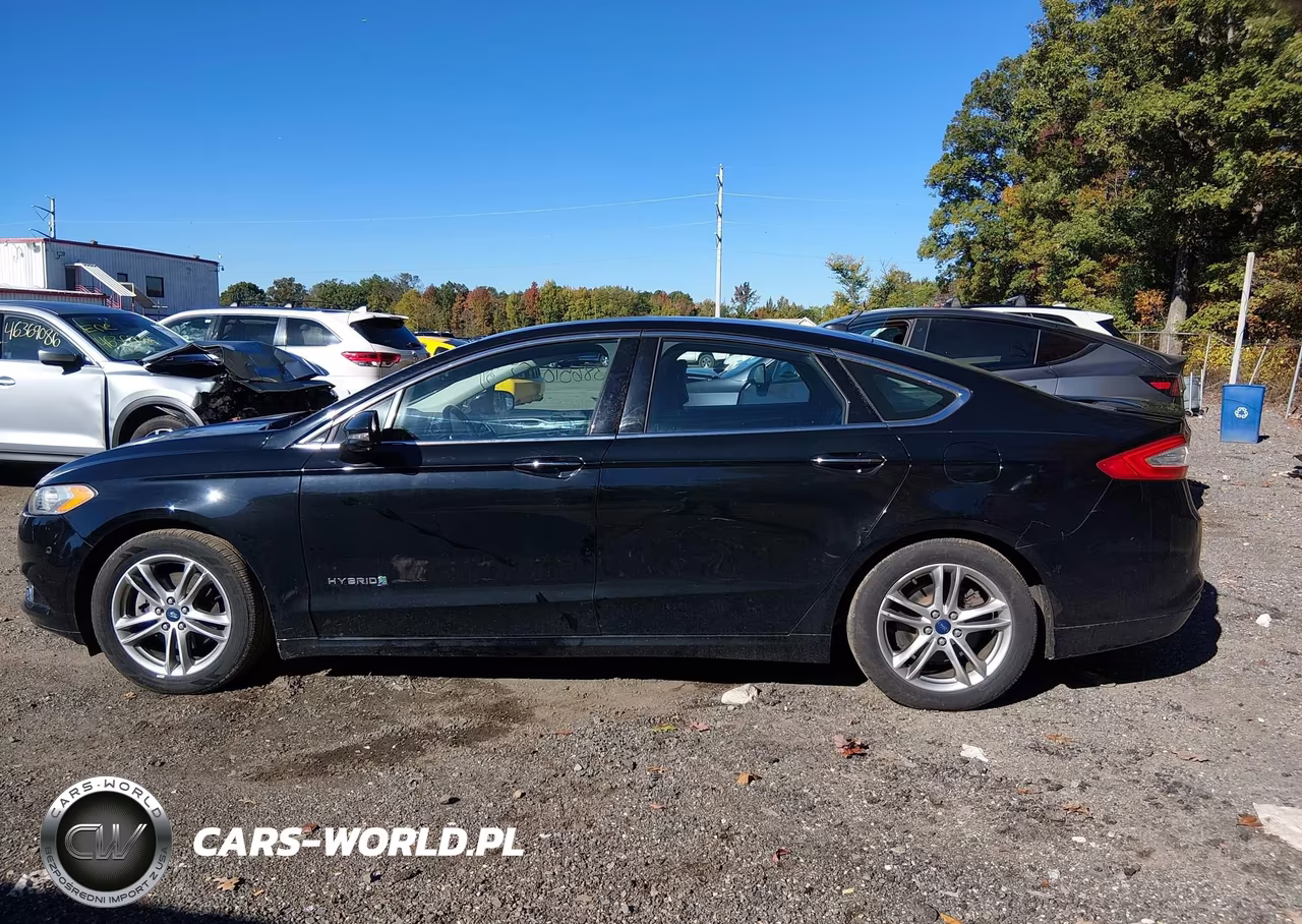 2016 Ford Fusion Hybrid Titanium VIN:3FA6P0RU4GR244357 - 14