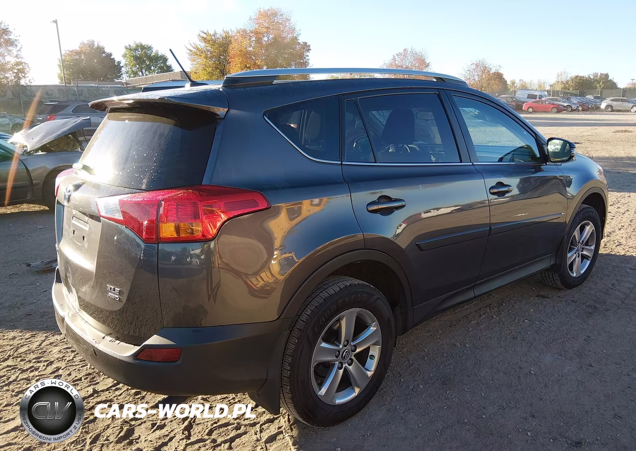 2015 Toyota Rav4 Xle VIN:2T3RFREV3FW319976 - 4