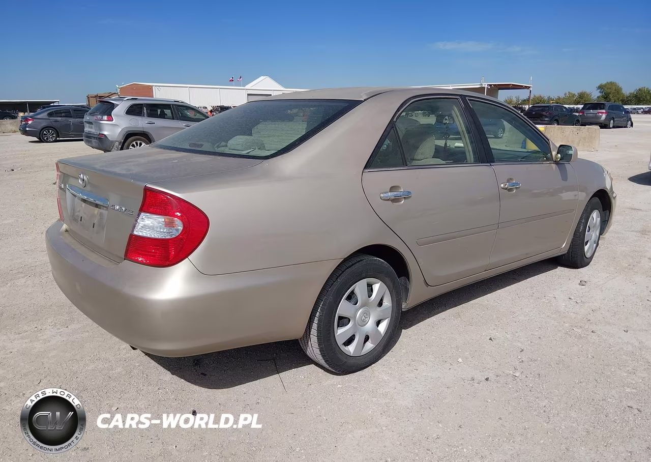 2004 Toyota Camry Le VIN:4T1BE30KX4U846613 - 4