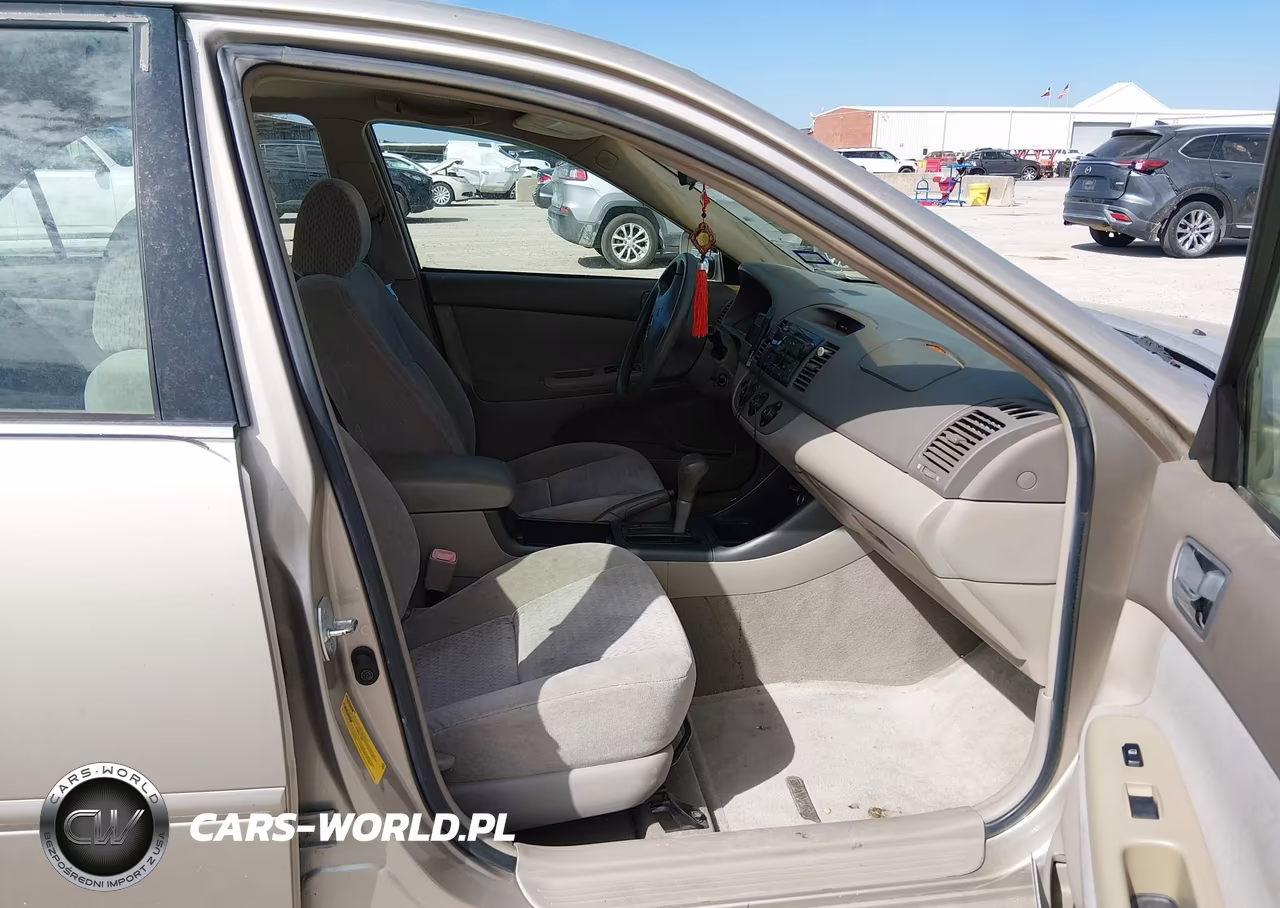 2004 Toyota Camry Le VIN:4T1BE30KX4U846613 - 5