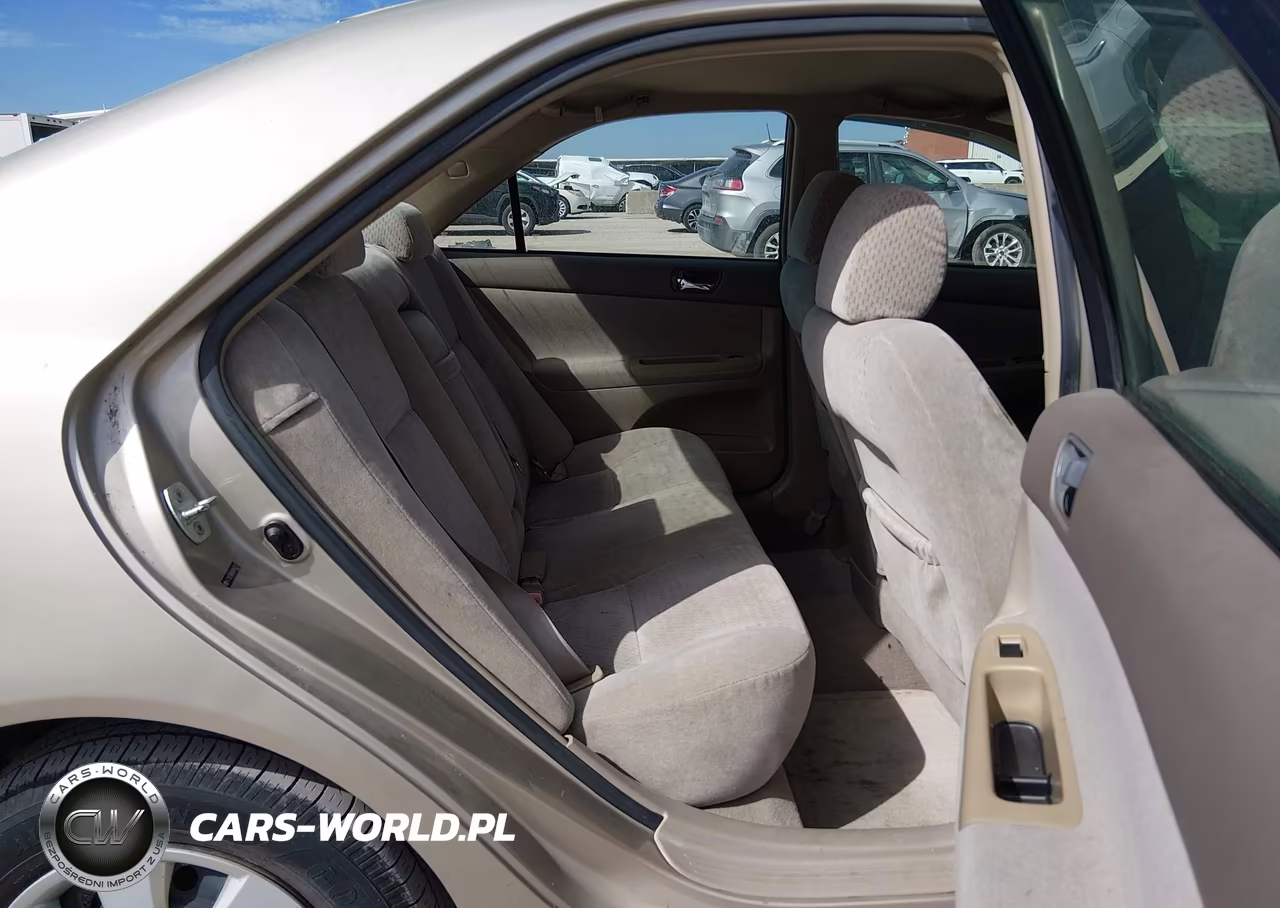 2004 Toyota Camry Le VIN:4T1BE30KX4U846613 - 8