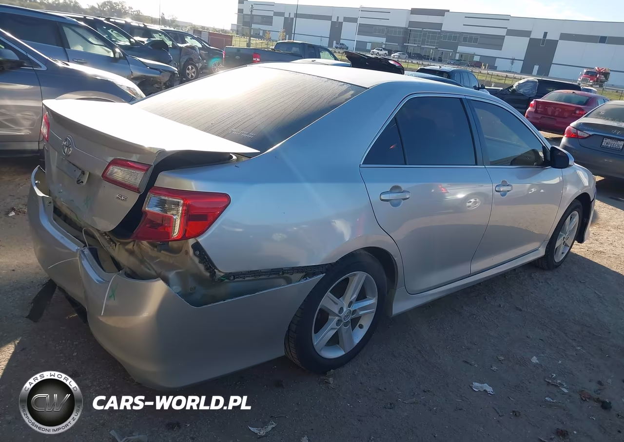 2014 Toyota Camry Se VIN:4T1BF1FK0EU409603 - 4