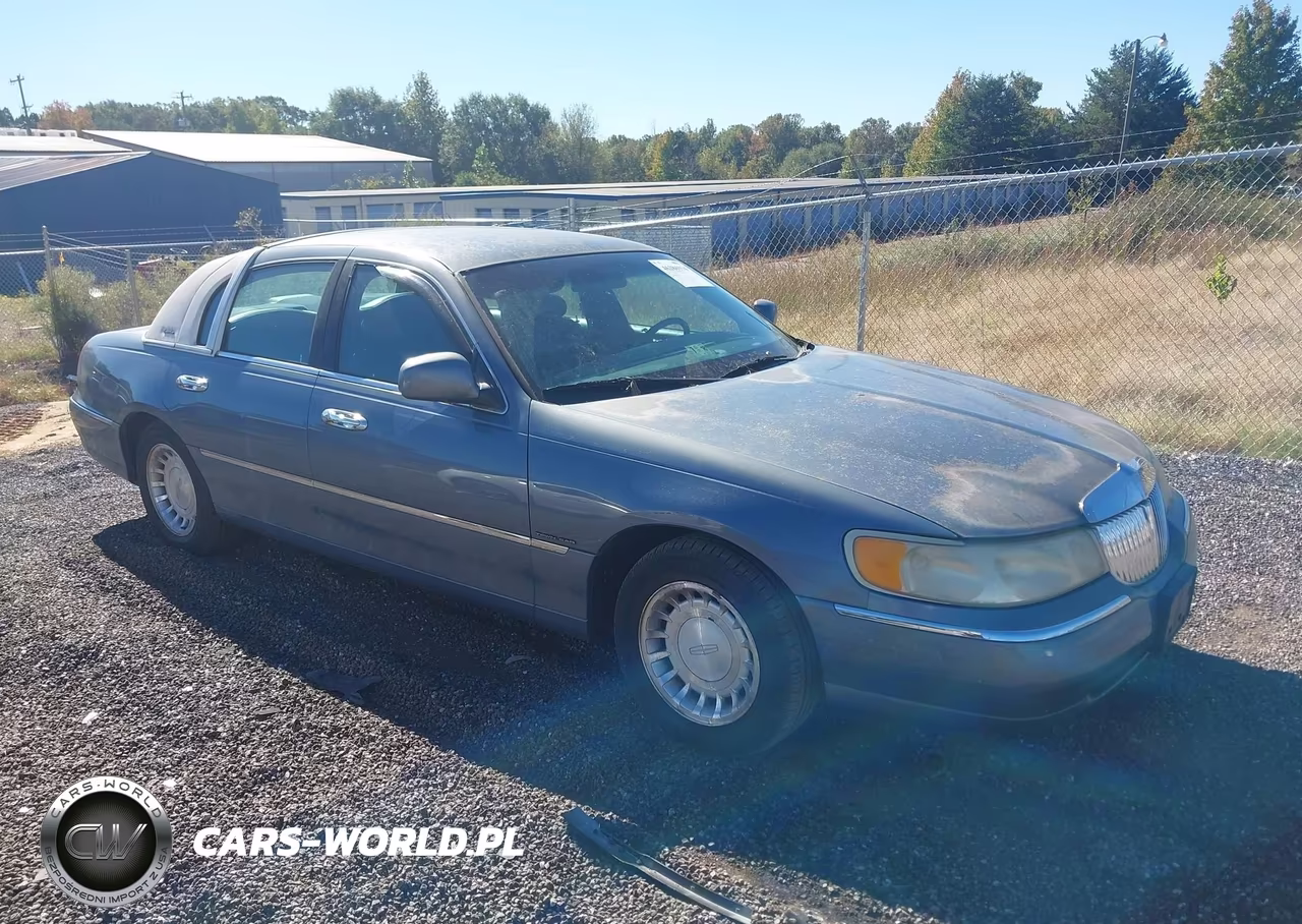 2000 Lincoln Town Car Executive