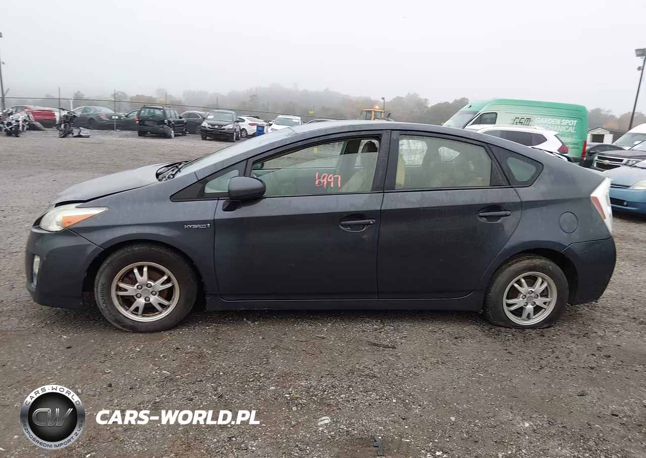 2011 Toyota Prius Three VIN:JTDKN3DU9B0286653 - 14