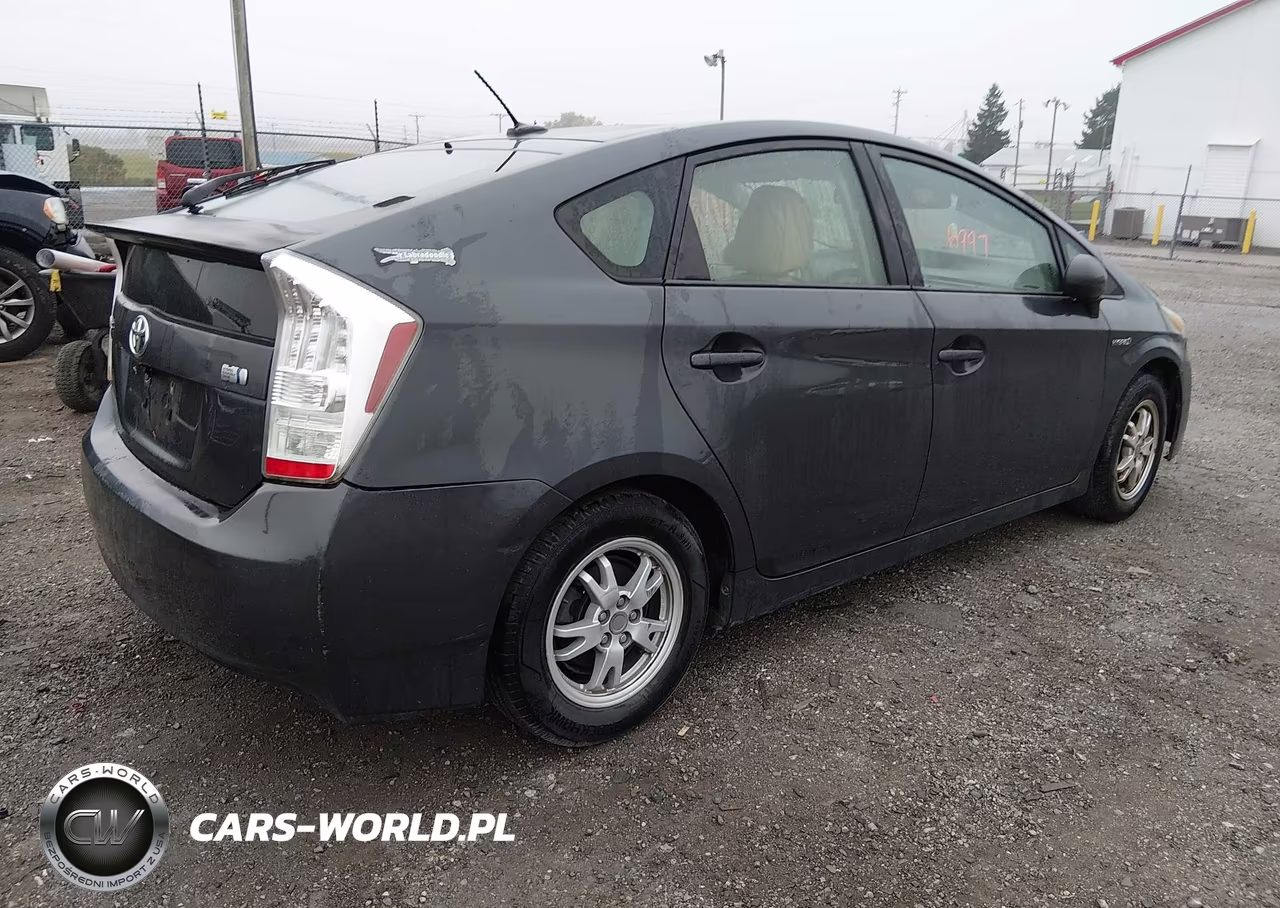 2011 Toyota Prius Three VIN:JTDKN3DU9B0286653 - 4