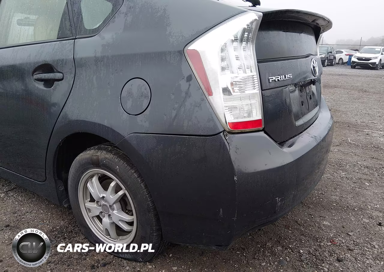 2011 Toyota Prius Three VIN:JTDKN3DU9B0286653 - 6