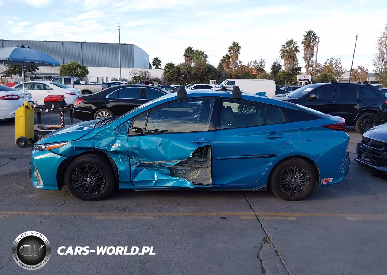 2017 Toyota Prius Prime Advanced VIN:JTDKARFP7H3041749 - 15