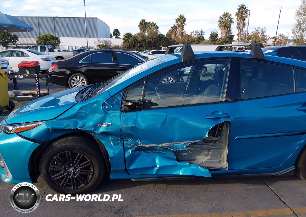 2017 Toyota Prius Prime Advanced VIN:JTDKARFP7H3041749 - 6