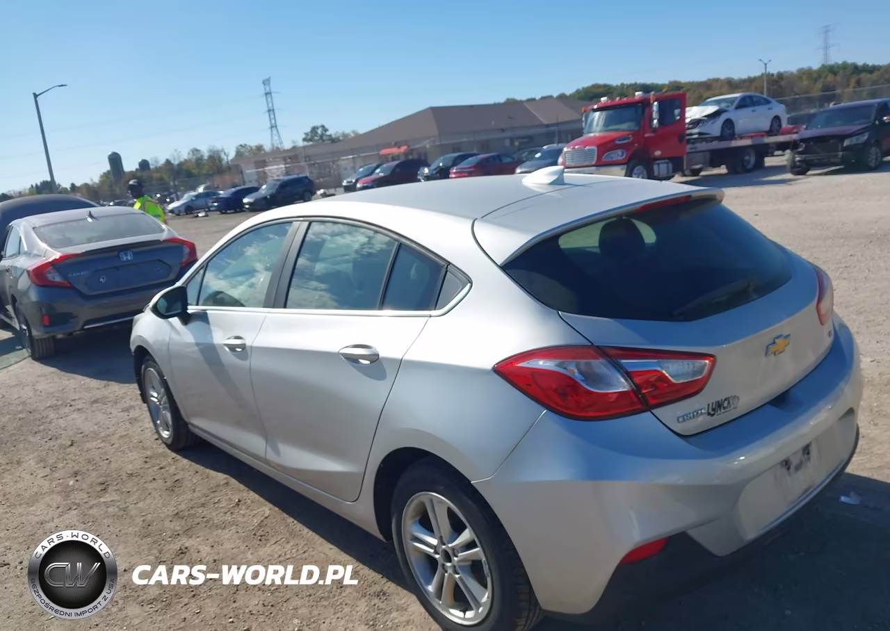 2018 Chevrolet Cruze Lt Auto VIN:3G1BE6SM1JS648351 - 3