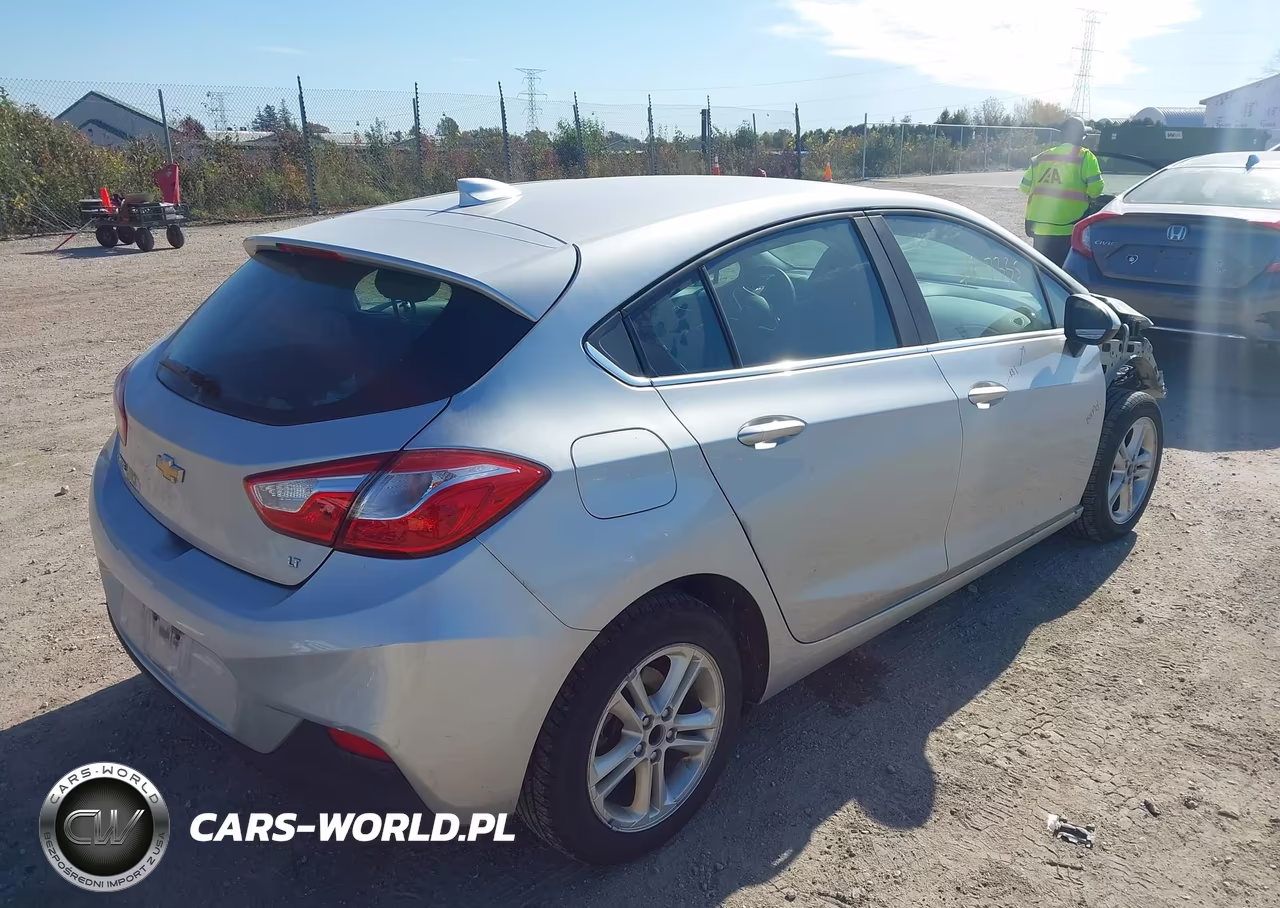 2018 Chevrolet Cruze Lt Auto VIN:3G1BE6SM1JS648351 - 4