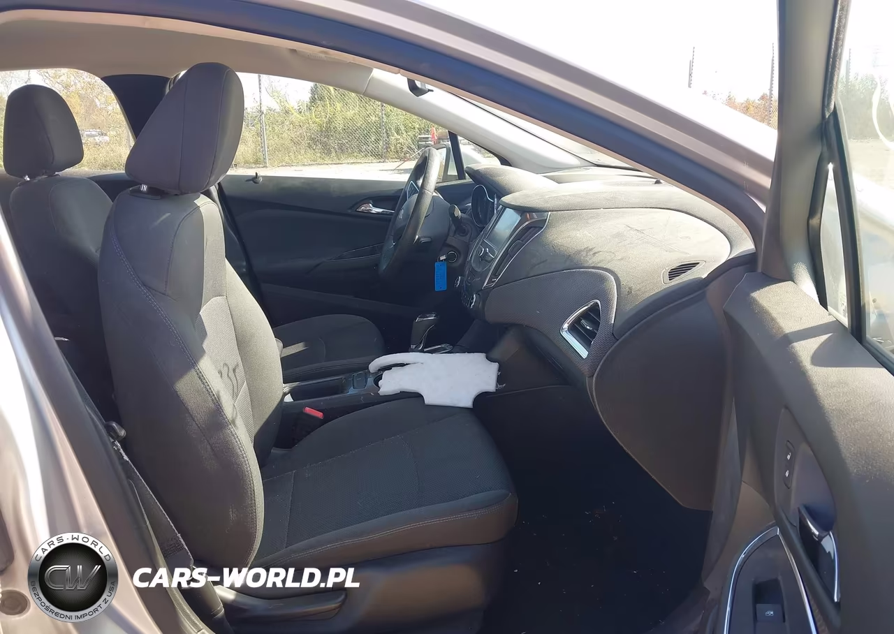 2018 Chevrolet Cruze Lt Auto VIN:3G1BE6SM1JS648351 - 5