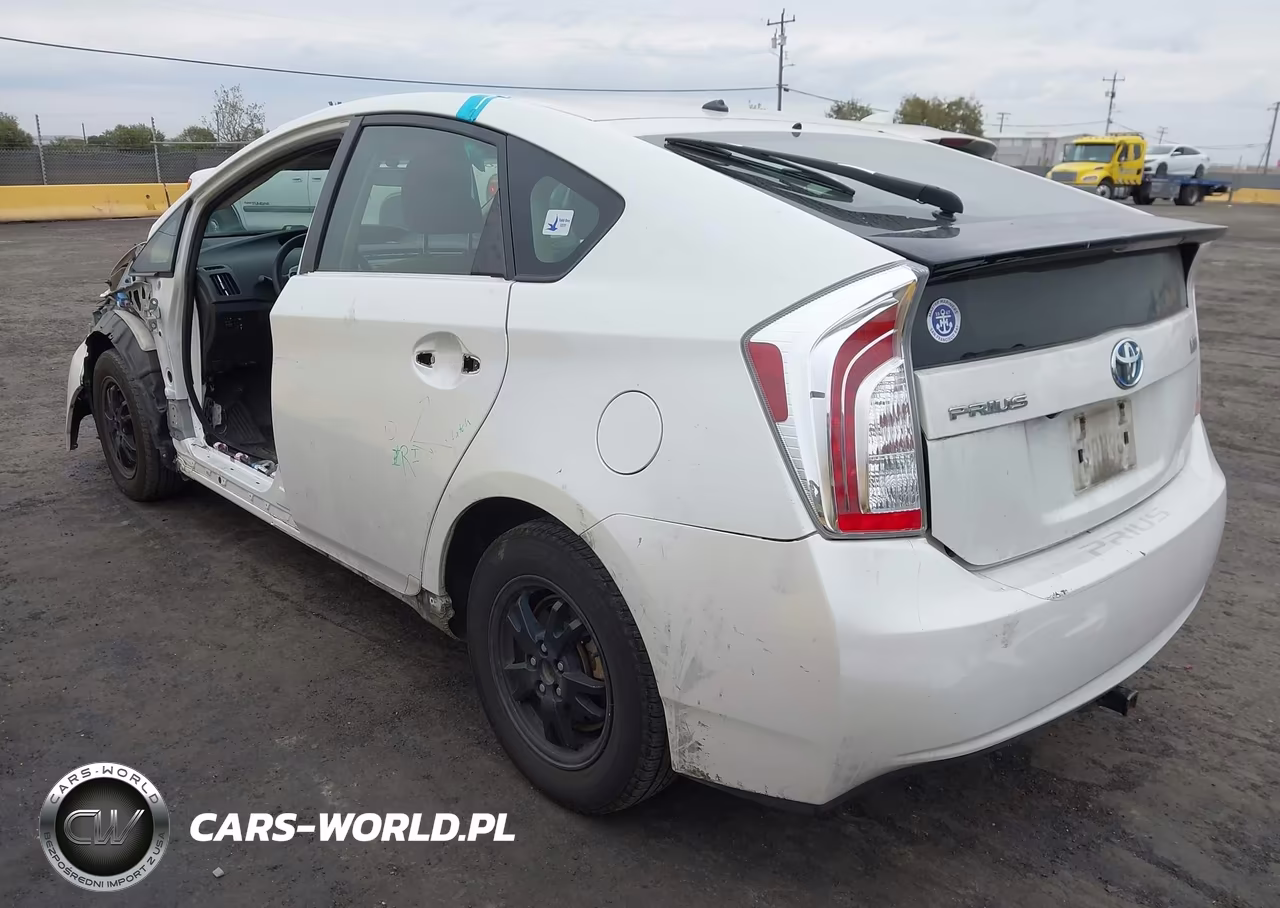 2015 Toyota Prius Two VIN:JTDKN3DU7F0470690 - 3